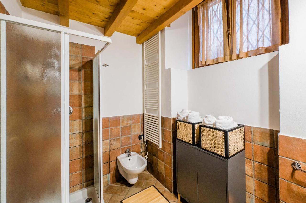 Feel - Sweet Old Town Apartment Bergamo Bagian luar foto