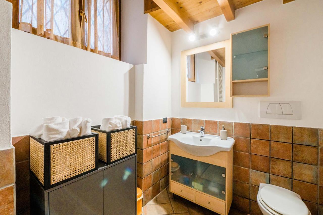 Feel - Sweet Old Town Apartment Bergamo Bagian luar foto