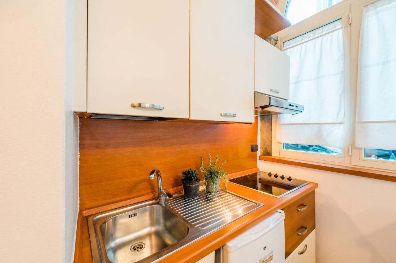 Feel - Sweet Old Town Apartment Bergamo Bagian luar foto
