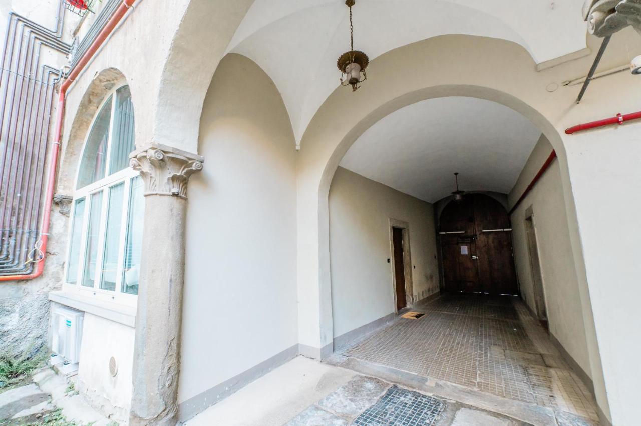 Feel - Sweet Old Town Apartment Bergamo Bagian luar foto